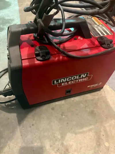 Lincoln Electric125 Amp Weld-Pak 125 Flux-Core Wire Feed Welder, View more