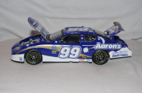 Modèle réduit 1/24 Micheal Waltrip # 99 Dodge Charger Aaron's