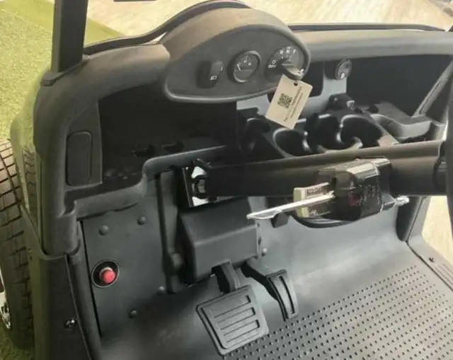 Golf Cart lithium 2023 EZGO RXV  in Golf in Prince George - Image 7