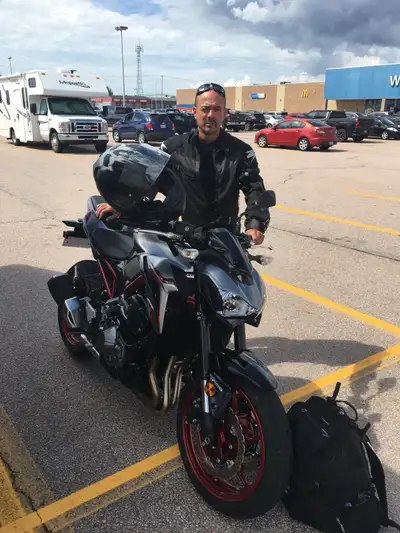 Je vends ma Kawasaki Z900 2019, une moto performante avec un moteur puissant et une maniabilite exce...