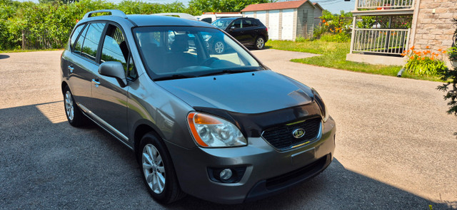 Vends KIA RONDO 2012 dans Autos et camions  à Laval/Rive Nord