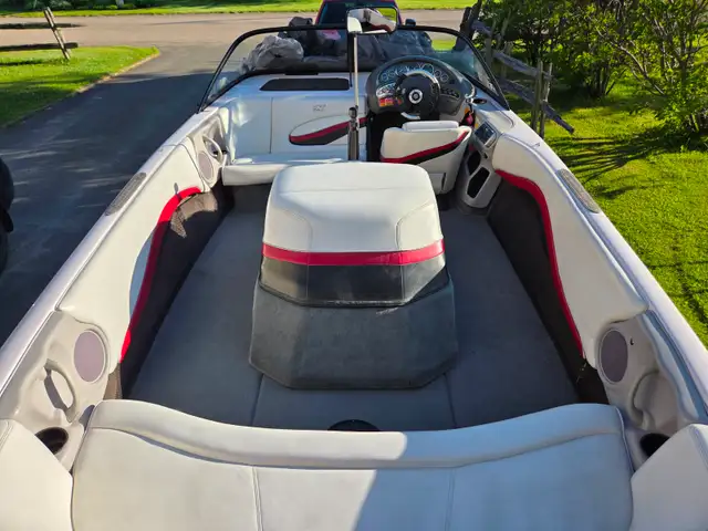 Bateaux correct craft ski nautique 196 in Powerboats & Motorboats in Lac-Saint-Jean - Image 6