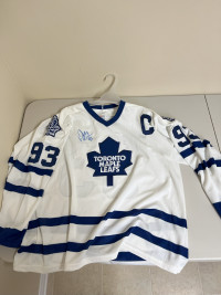 Autographed Doug Gilmour Leafs jersey