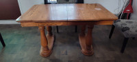 Ancienne table en bois massif 
