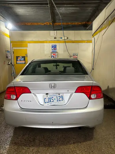 Honda civic 2008 289000 Everything is fine Only needs exhaust and brakes Notning else needed