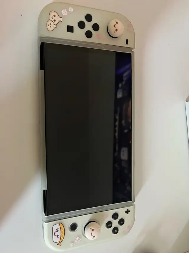 NINTENDO SWITCH OLED in General Electronics in City of Montréal - Image 3