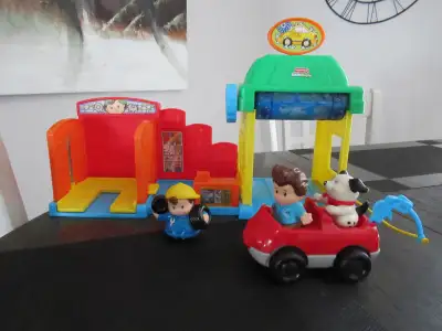 Fisher Price Little Pe0ple Car Wash, 3 Figures and a Car, View more