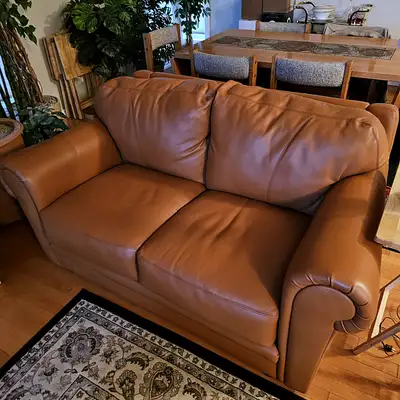 ⭐ Beautiful Genuine Leather Loveseat - READ AD, View more