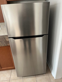Insignia Refrigerator 30inch