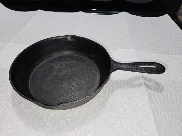 Vintage 6 1/2" Cast  Iron Pan - Taiwan in Arts & Collectibles in Belleville