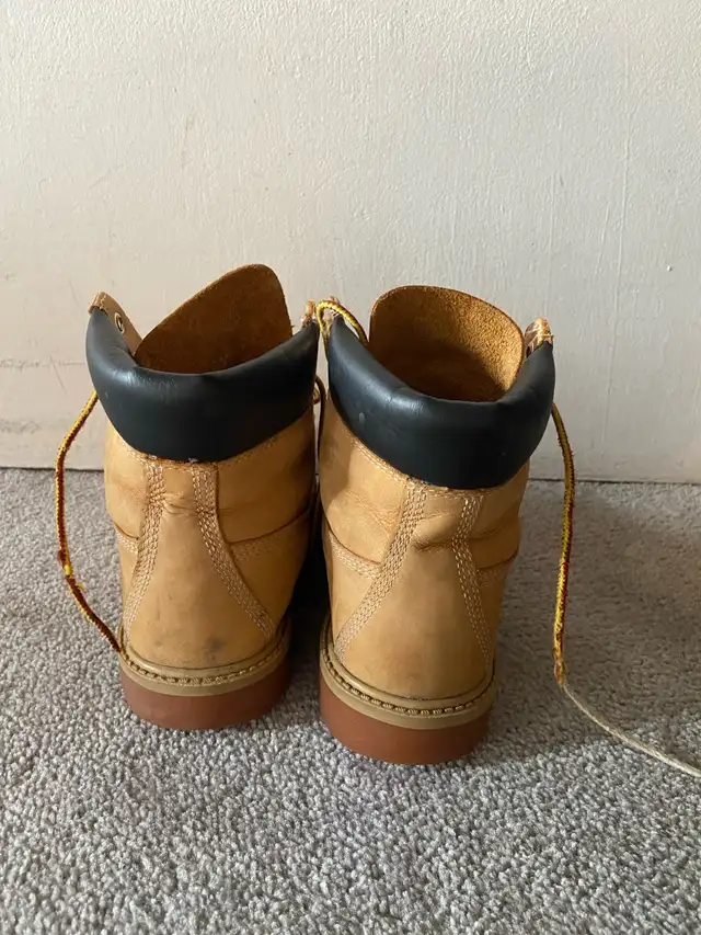 timberland boots size 4 in Kids & Youth in Markham / York Region - Image 5