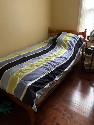 Looking to share 3 bedroom apartment (townhouse). One room available. Single female preferred. Locat...