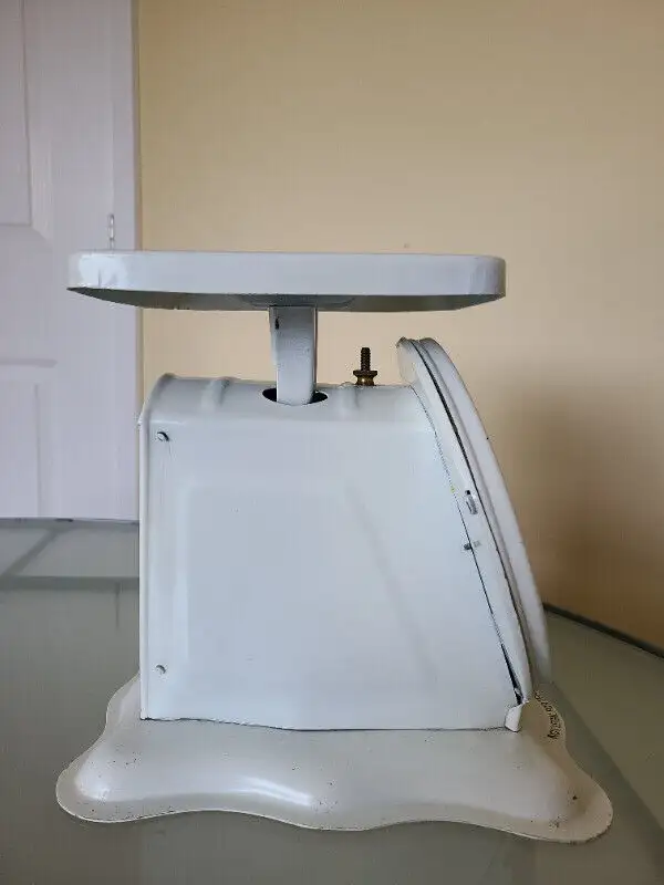Vintage Perfecto Scale in Arts & Collectibles in Oakville / Halton Region - Image 4