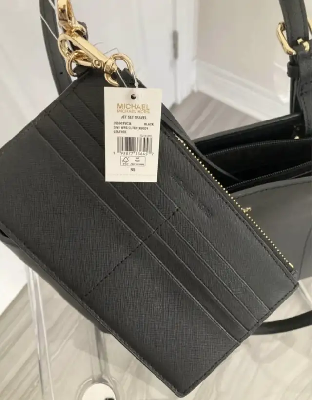 Calvin Klein Black Tote Bag in Women's - Bags & Wallets in Oshawa / Durham Region - Image 7
