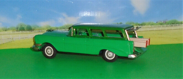 Chevrolet Station Wagon in Arts & Collectibles in Laval / North Shore - Image 3
