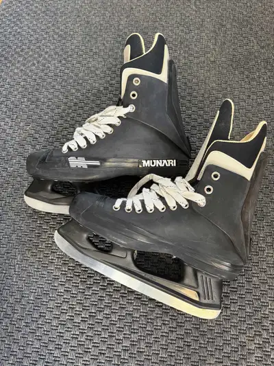 Mens hockey skates size 9 1/2, View more