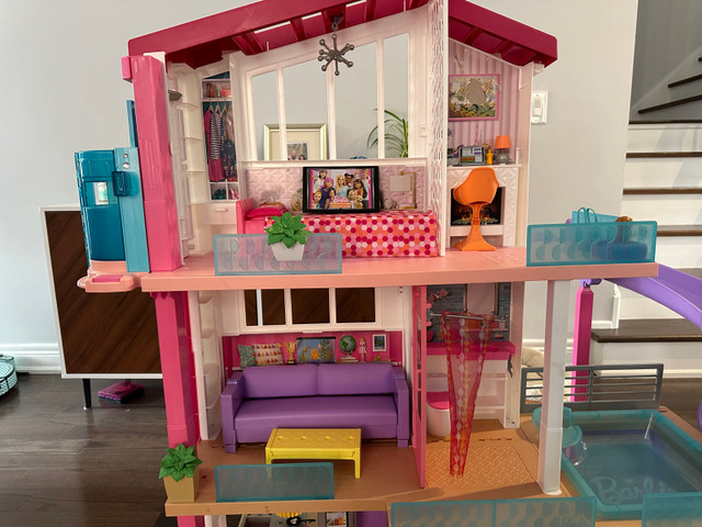 Barbie doll house  in Toys & Games in Markham / York Region - Image 3