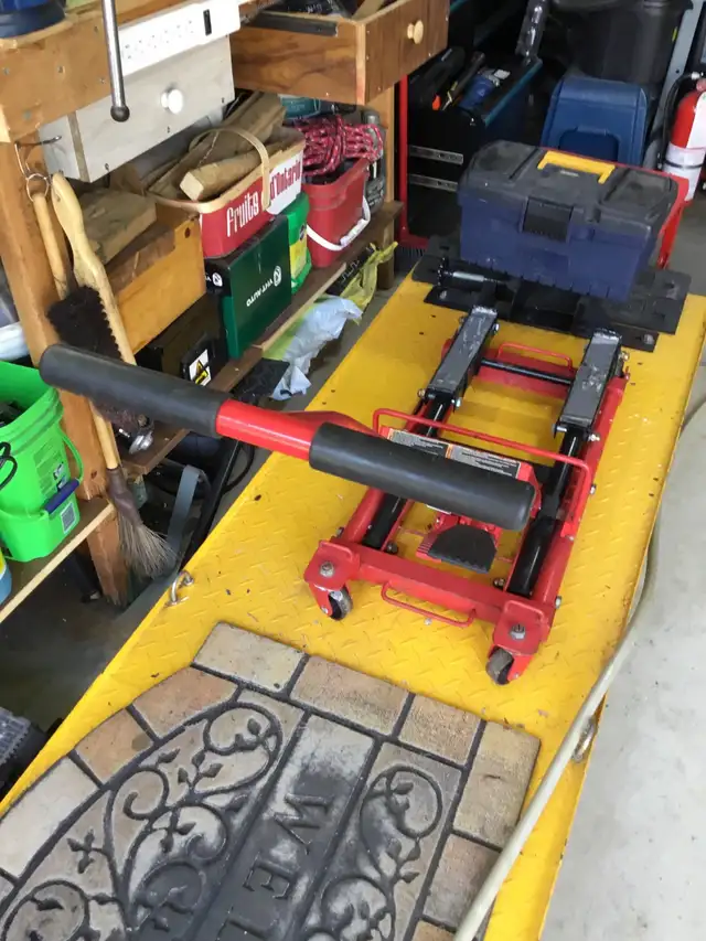 Mobile Motorcycle lift jack  in Hand Tools in Norfolk County - Image 5