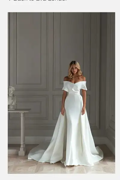 Two piece ivory wedding dress Size 42 Please contact if interested. Thank you