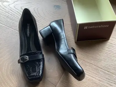 Women’s shoes - size 8, View more