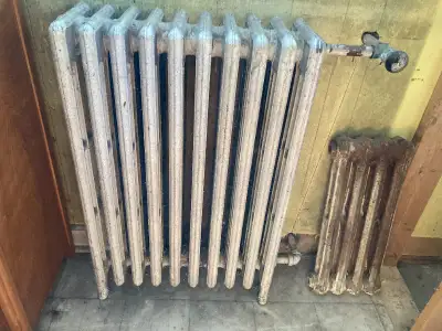 Calorifère à eau en fonte, View more