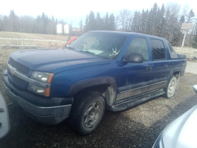 2003 Chevrolet Avalanche (need gone)