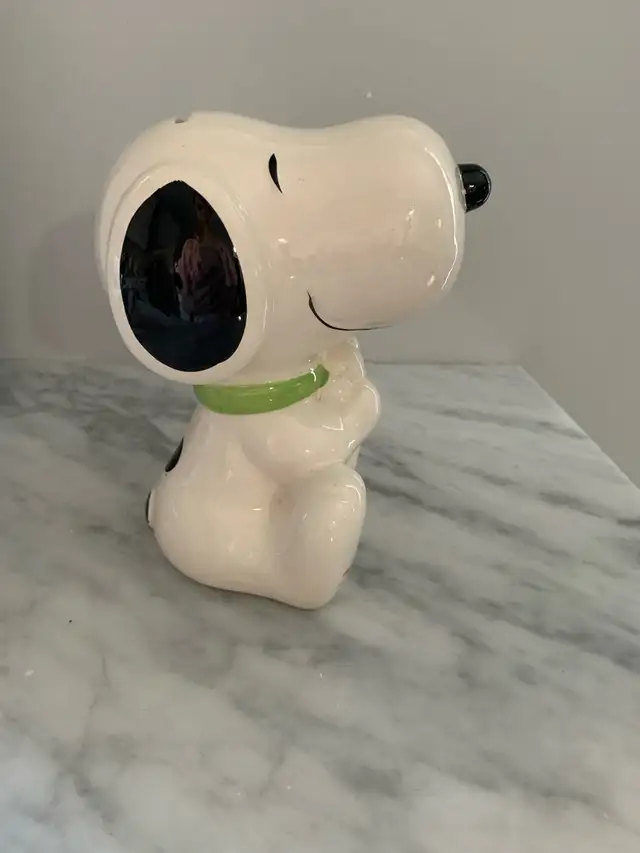 Snoopy Coin Bank in Arts & Collectibles in Markham / York Region - Image 4