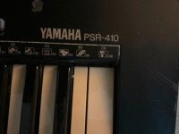 Yamaha PSR-410 keyboard.