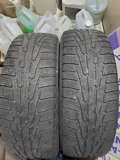 235 x 65 R18 110 RXL 100 dollars les 2