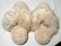 New Women's Small Sheepskin Slippers, Size 6-7
