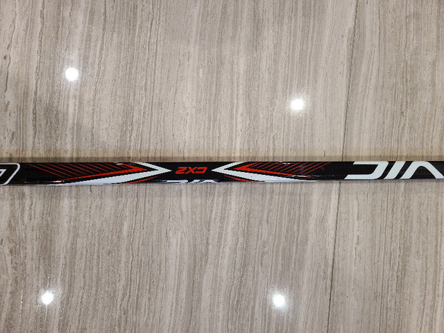 VIC CX2 composite hockey stick in Hockey in Oakville / Halton Region - Image 4