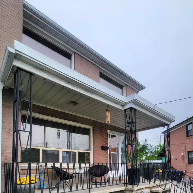 Gutters, siding, soffit, downspout, install, cleaning, repair  in Roofing in City of Toronto - Image 5