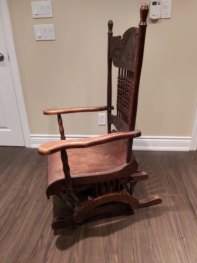 Platform Glider Rocking Chair in Chairs & Recliners in Markham / York Region - Image 3