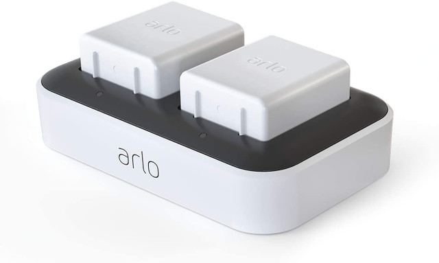 ARLO Chargeur de caméra ARLO CHARGEUR DOUBLE NEUF DEAL dans Appareils photo et caméras  à Longueuil/Rive Sud