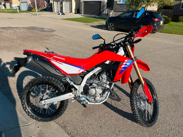 **Pending** 2025 Honda CRF 300l**Reduced** in Dirt Bikes & Motocross in Moose Jaw - Image 3