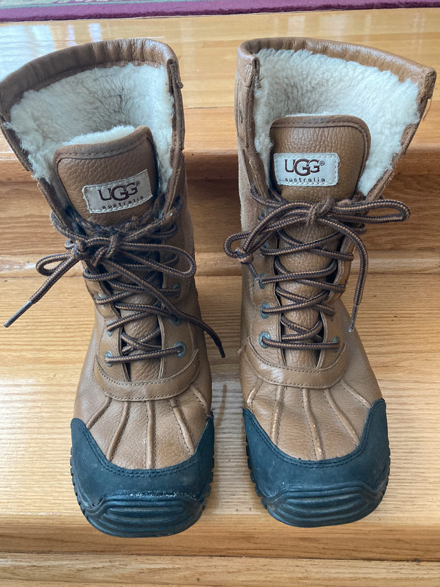 Bottes d'hiver Ugg, 6US femmes | Femmes - Chaussures | Ville de Montréal |  Kijiji