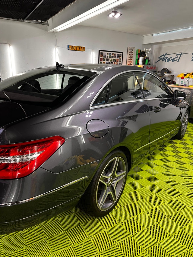 Rare Mercedes E350 Coupe Like New — photo 3
