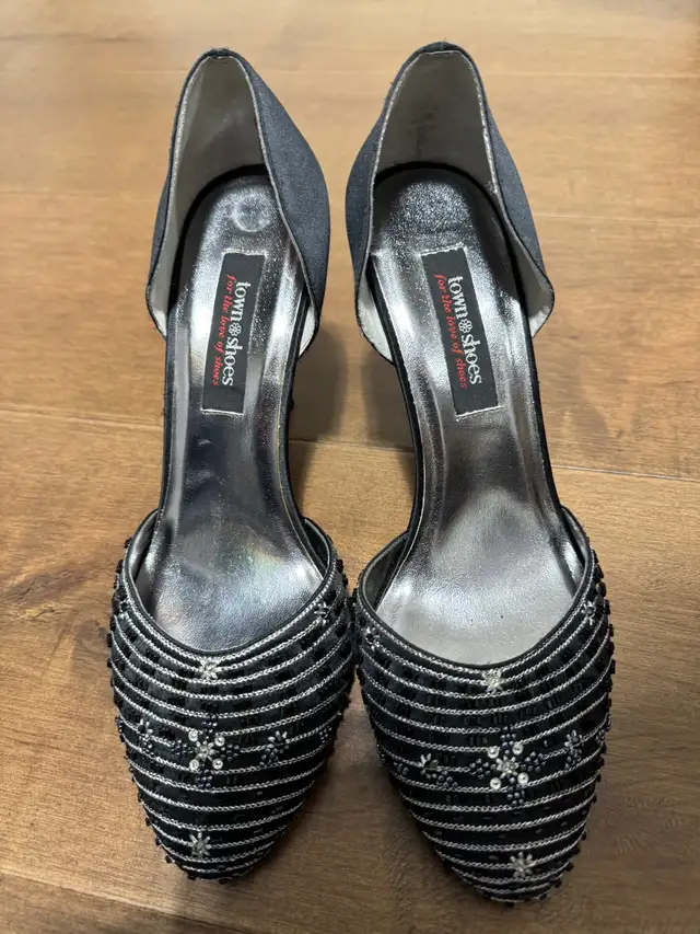 Town Shoes - Heels in Women's - Shoes in City of Toronto - Image 2