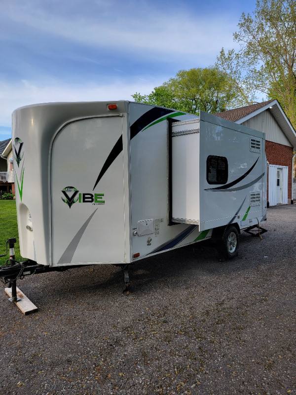 2012 Forest River 21FT V Cross Vibe Travel Trailer in Travel Trailers & Campers in St. Catharines