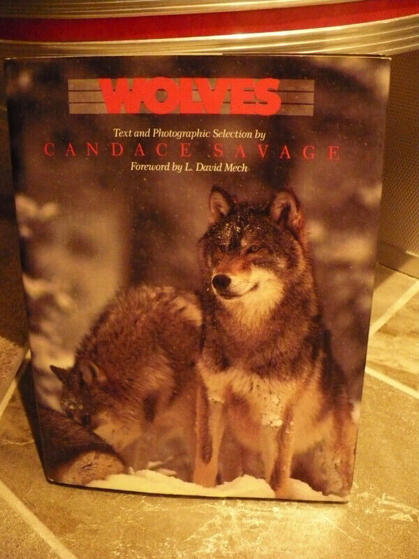 WOLVES ( CANDACE SAVAGE ) BOOK dans Autre  à Longueuil/Rive Sud