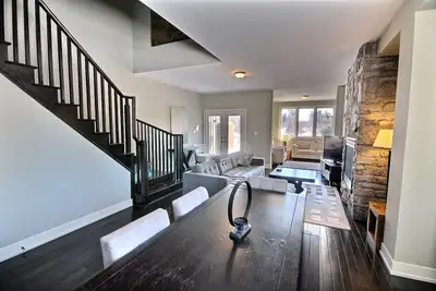 Luxury 4 Bedroom / 4 Bathroom Villa – Muskoka Bay Resort – Fully Furnished – Please contact for pric...