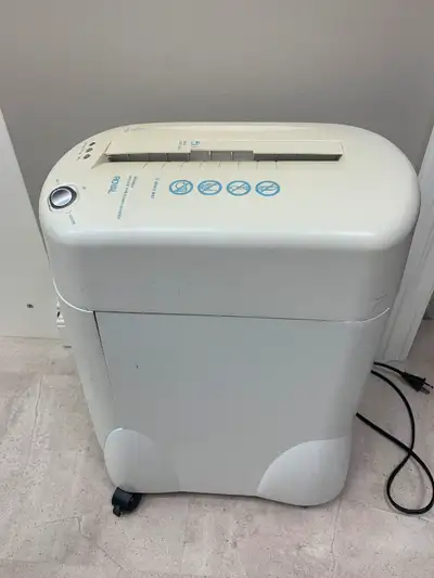 ROYAL CROSSCUT PAPER SHREDDER - Model VF1000mx - Shreds 10 sheets in a single pass - Shreds credit c...