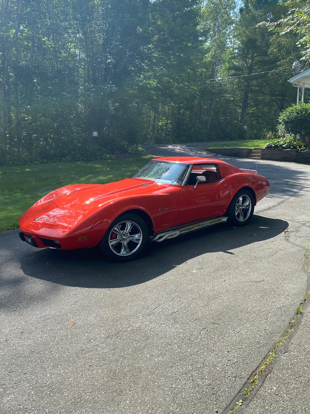 76 corvette  in Classic Cars in Bedford - Image 2