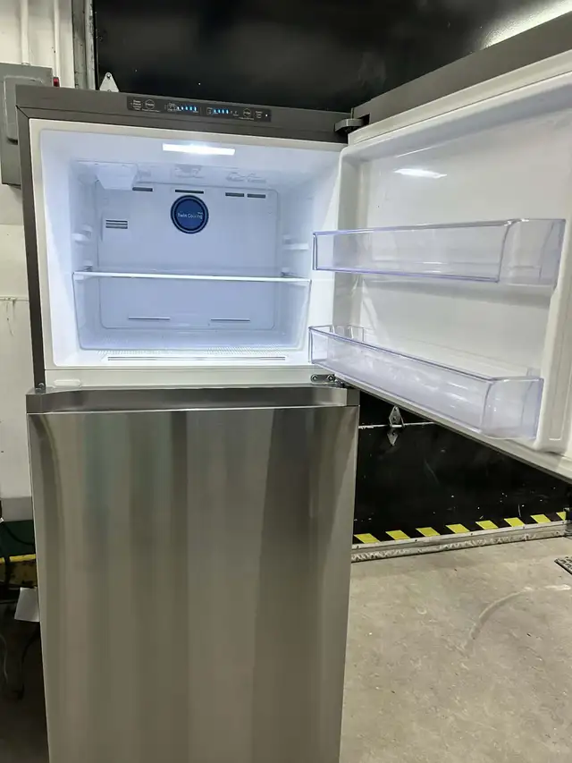 Samsung Fridge stove washer and dryer set  in Refrigerators in City of Montréal - Image 4