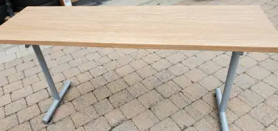 YOU ARE PURCHASING A LIKE NEW GENTLY USED (STORAGE) HAYWARD SOLID OAK DESK TABLETOP WORK COUTER LAND...
