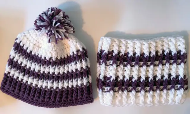 Tuque et cache-cou, tricots faits à la main. in Hobbies & Crafts in Québec City - Image 2
