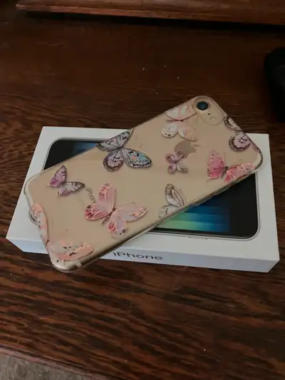 iPhone 7 with case in new condition $125