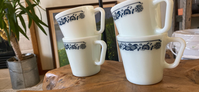 Pyrex coffee cups | Kitchen & Dining Wares | Lethbridge | Kijiji