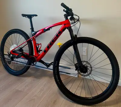 2023 Trek Supercaliber 9.6 Gen 1, View more