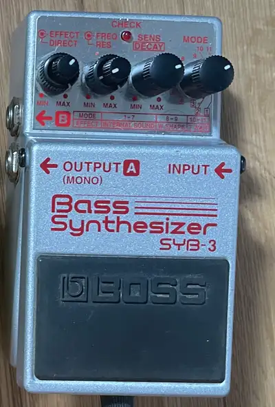 Boss Bass Synthesizer SYB-3, View more